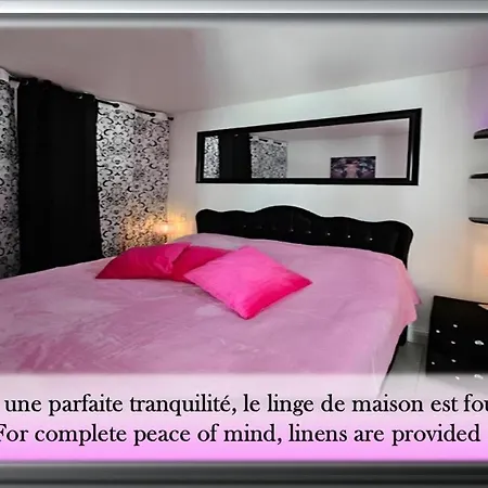 Villa L'Hyliadenna avec jardin au cœur d'Héliopolis - Village Naturiste, plage à pied Appartamento
