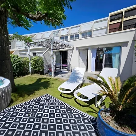 Villa L'Hyliadenna avec jardin au cœur d'Héliopolis - Village Naturiste, plage à pied Appartamento